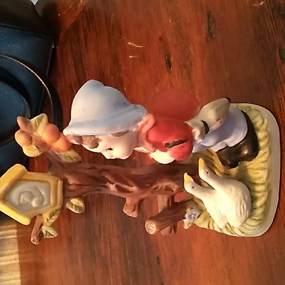 Hummel style boy - Picture 2 of 4